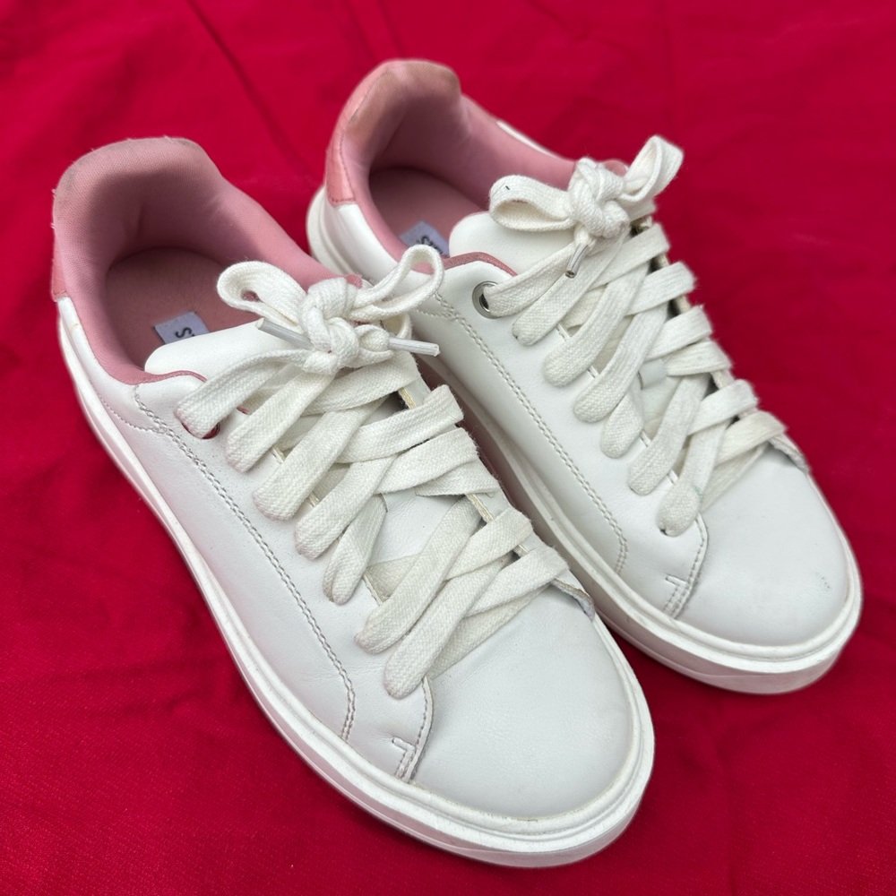Steve Madden White and Pink Charlie Sneakers for Everyday Comfort
